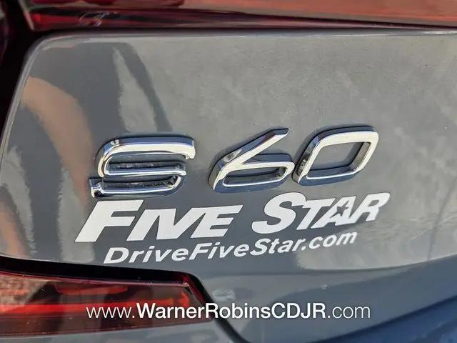 2024 Volvo S60 B5 Core Dark Theme