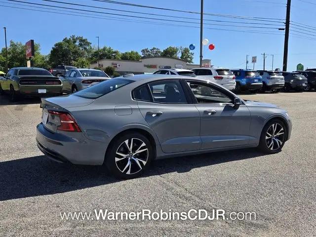2024 Volvo S60 B5 Core Dark Theme