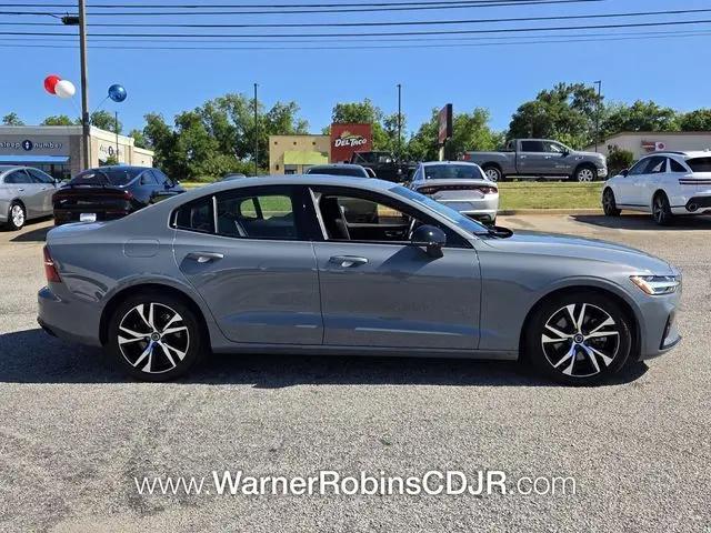 2024 Volvo S60 B5 Core Dark Theme