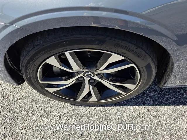 2024 Volvo S60 B5 Core Dark Theme