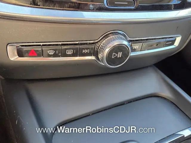 2024 Volvo S60 B5 Core Dark Theme