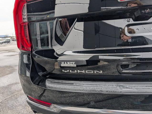 2025 GMC Yukon 4WD AT4