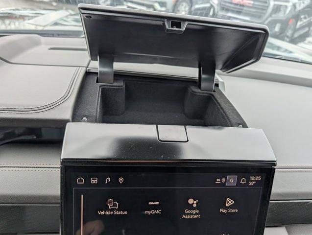 2025 GMC Yukon 4WD AT4