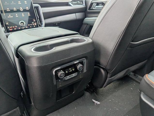 2025 GMC Yukon 4WD AT4