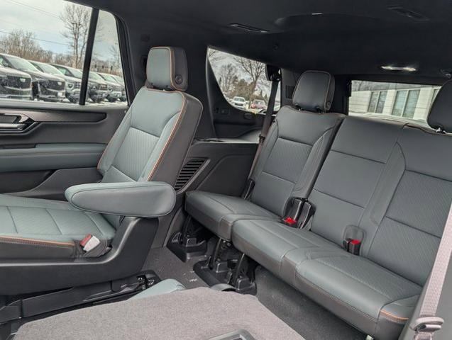 2025 GMC Yukon 4WD AT4