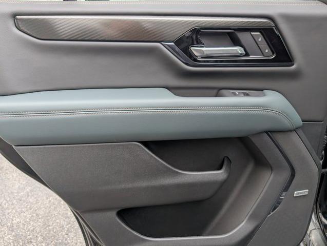 2025 GMC Yukon 4WD AT4