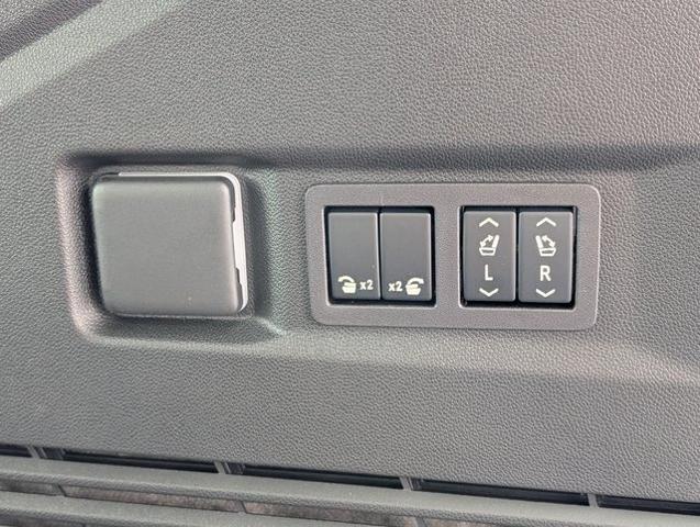 2025 GMC Yukon 4WD AT4