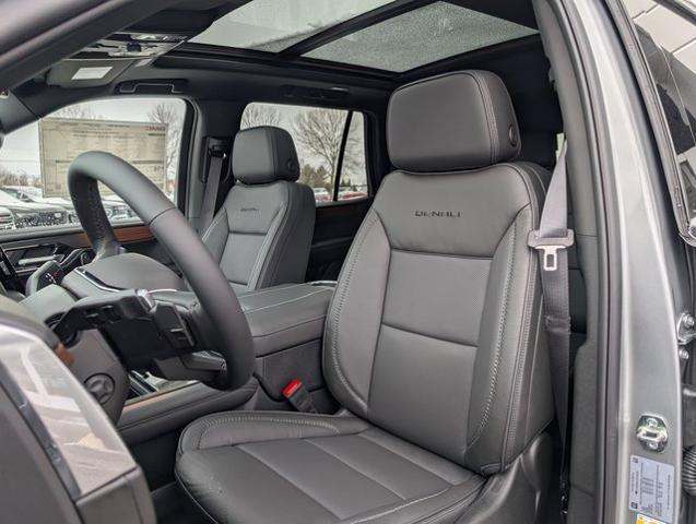 2025 GMC Yukon 4WD Denali