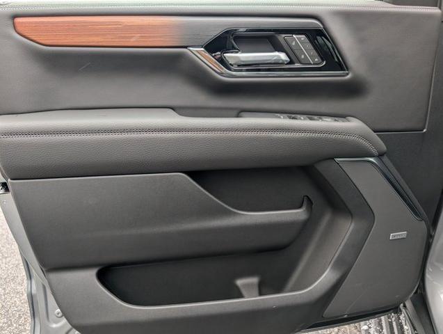 2025 GMC Yukon 4WD Denali