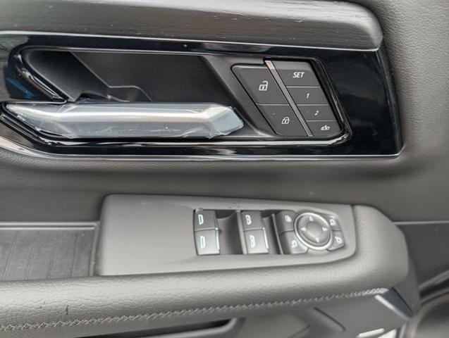 2025 GMC Yukon 4WD Denali