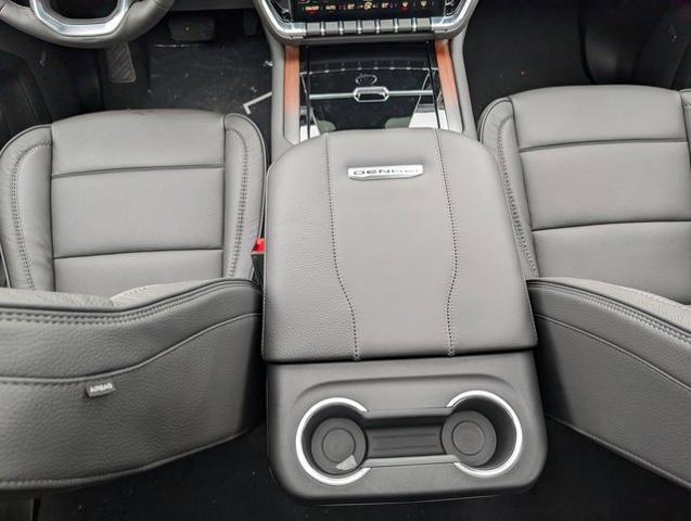 2025 GMC Yukon 4WD Denali