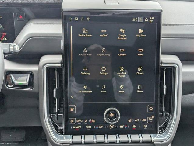 2025 GMC Yukon 4WD Denali