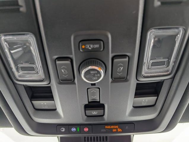 2025 GMC Yukon 4WD Denali