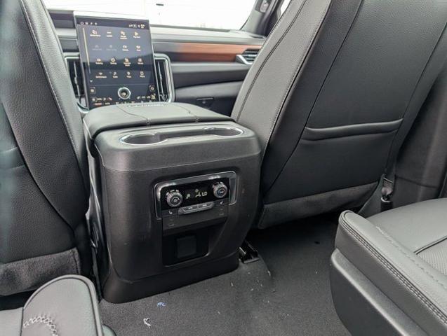 2025 GMC Yukon 4WD Denali