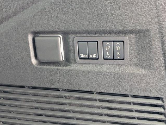 2025 GMC Yukon 4WD Denali