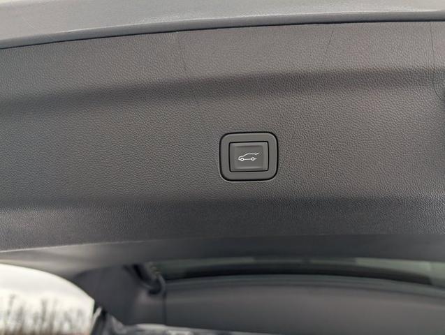 2025 GMC Yukon 4WD Denali