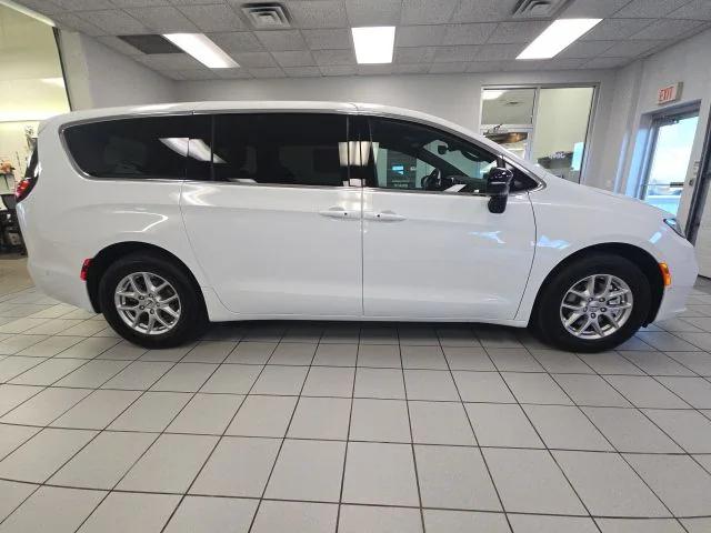 2025 Chrysler Pacifica PACIFICA SELECT
