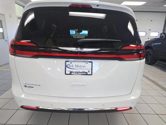 2025 Chrysler Pacifica PACIFICA SELECT