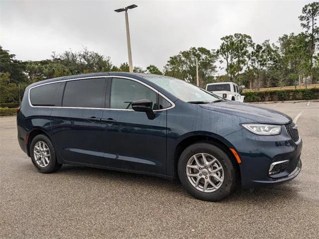 2025 Chrysler Pacifica PACIFICA SELECT