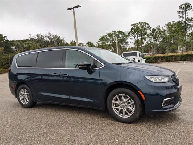 2025 Chrysler Pacifica PACIFICA SELECT