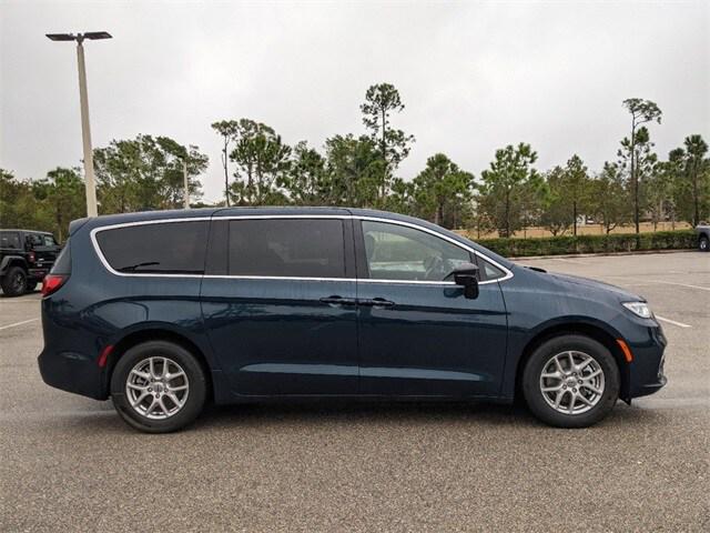 2025 Chrysler Pacifica PACIFICA SELECT