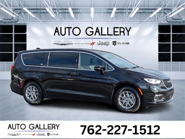 2025 Chrysler Pacifica PACIFICA SELECT