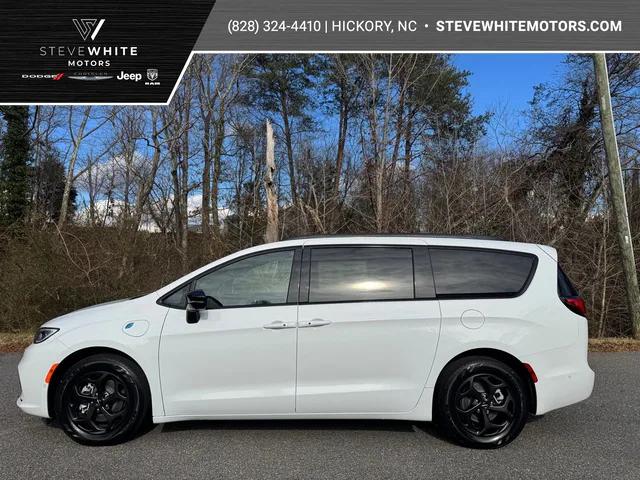 2025 Chrysler Pacifica Hybrid PACIFICA PLUG-IN HYBRID S APPEARANCE