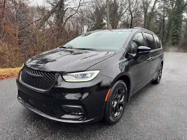 2025 Chrysler Pacifica Hybrid PACIFICA PLUG-IN HYBRID S APPEARANCE