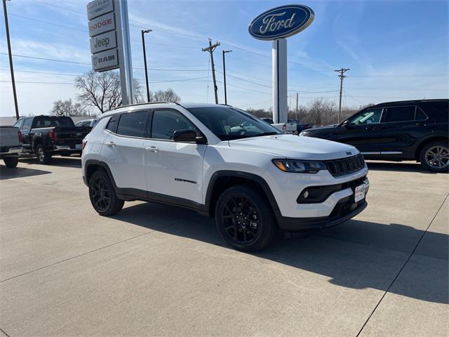 2025 Jeep Compass COMPASS LATITUDE 4X4
