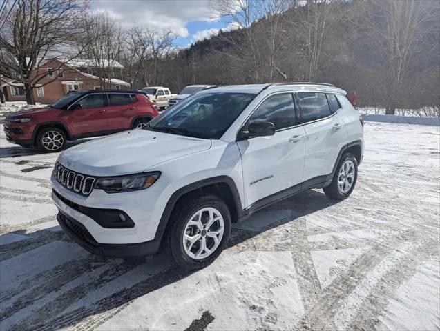 2025 Jeep Compass COMPASS LATITUDE 4X4