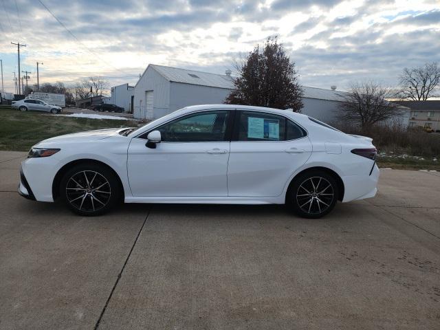 2024 Toyota Camry SE