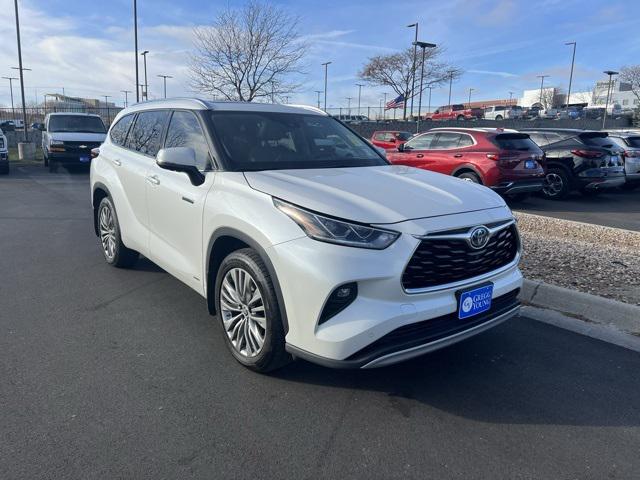 2020 Toyota Highlander Hybrid Platinum