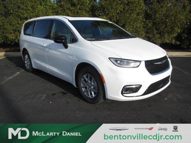 2025 Chrysler Pacifica PACIFICA SELECT