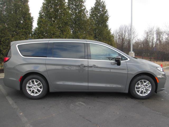 2025 Chrysler Pacifica PACIFICA SELECT