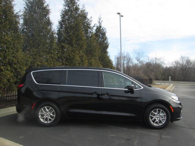2025 Chrysler Pacifica PACIFICA SELECT