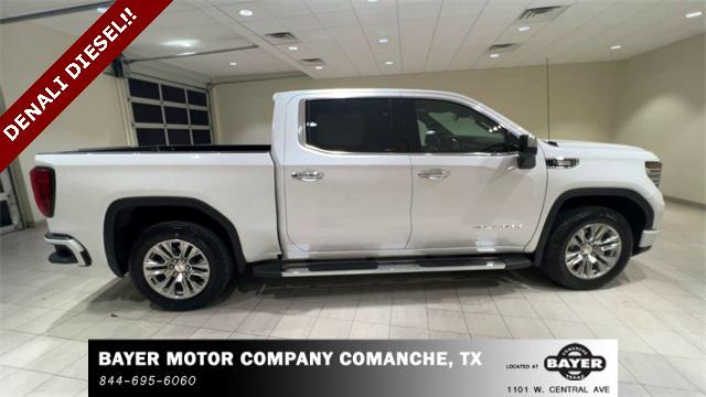 2023 GMC Sierra 1500 4WD Crew Cab Short Box Denali