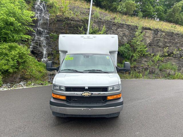 2022 Chevrolet Express Cutaway Work Van
