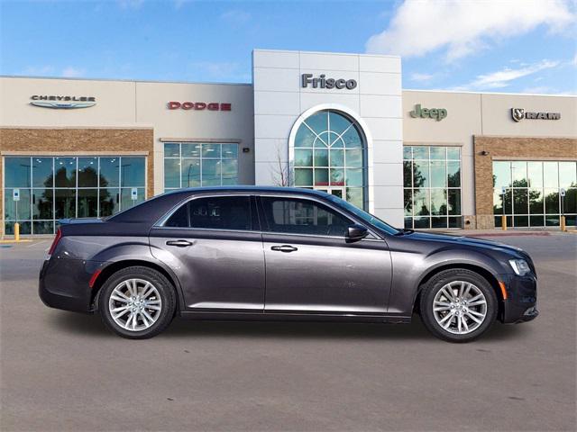 2021 Chrysler 300 Touring