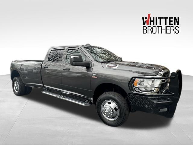 2024 RAM 3500 Tradesman Crew Cab 4x4 8 Box