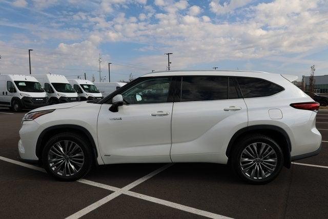 2021 Toyota Highlander Hybrid Platinum