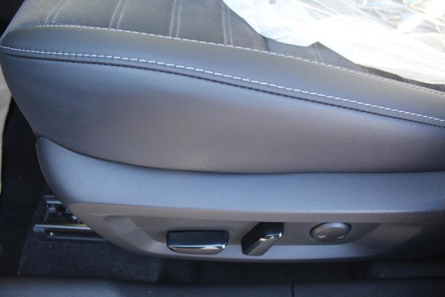 2025 Mitsubishi Outlander PHEV SE S-AWC