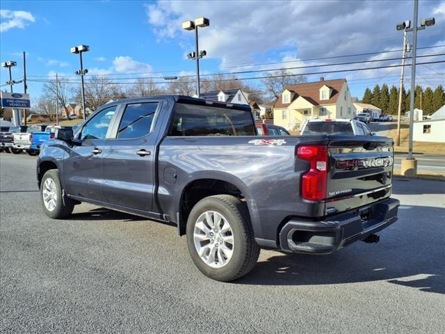 2022 Chevrolet Silverado 1500 4WD Crew Cab Short Bed Custom