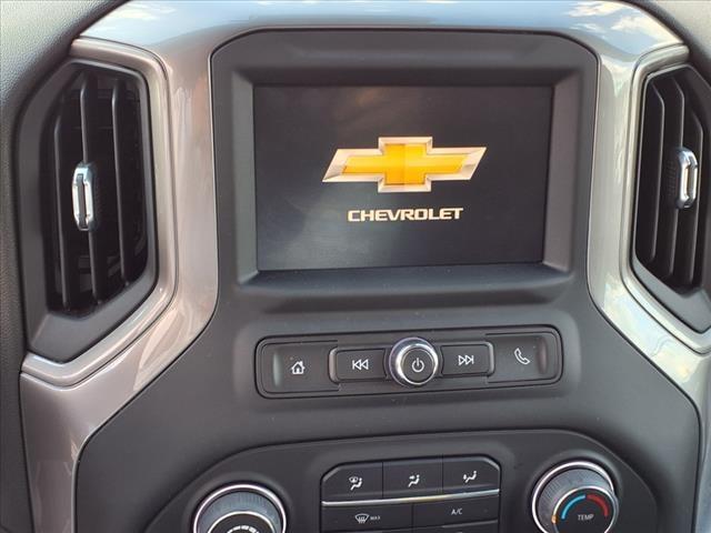 2022 Chevrolet Silverado 1500 4WD Crew Cab Short Bed Custom