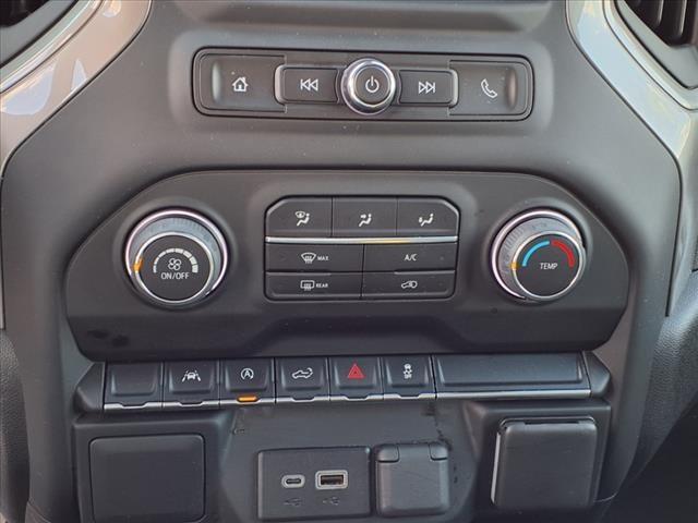 2022 Chevrolet Silverado 1500 4WD Crew Cab Short Bed Custom