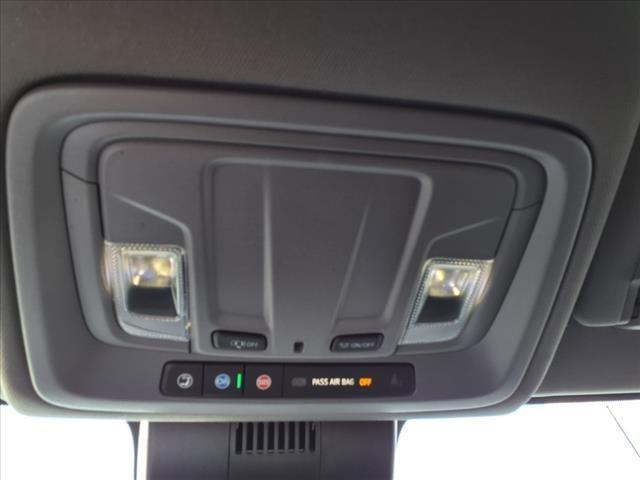 2022 Chevrolet Silverado 1500 4WD Crew Cab Short Bed Custom