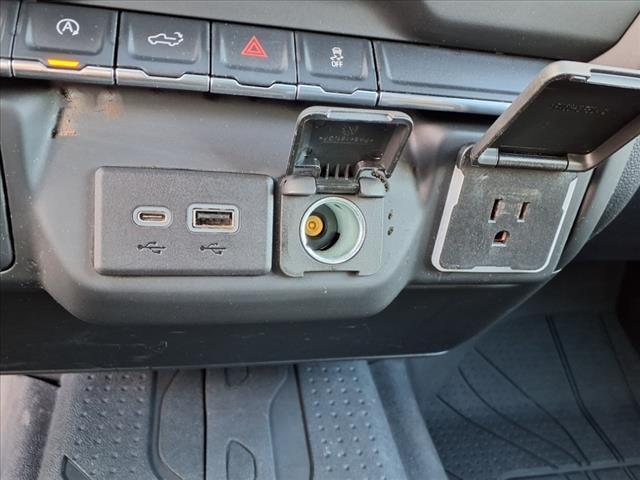 2022 Chevrolet Silverado 1500 4WD Crew Cab Short Bed Custom