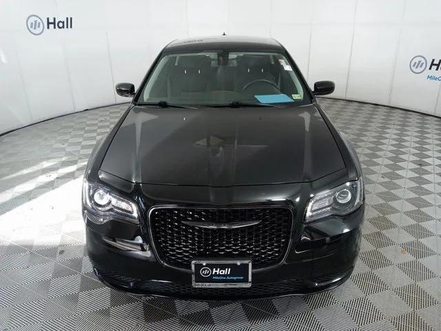 2021 Chrysler 300 Touring