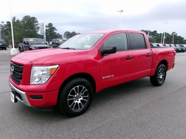 2023 Nissan TITAN Crew Cab SV 4x2