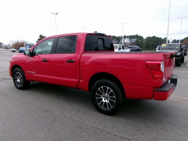 2023 Nissan TITAN Crew Cab SV 4x2