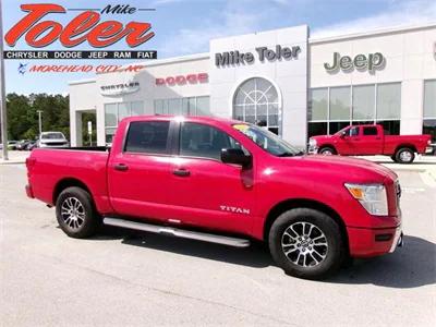 2023 Nissan TITAN Crew Cab SV 4x2